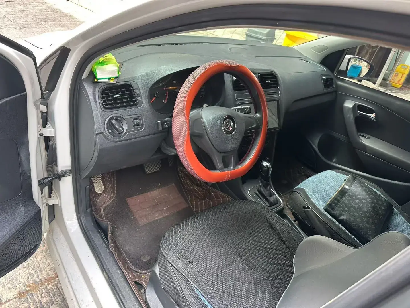 2016 VOLKSWAGEN POLO thumbnail 4