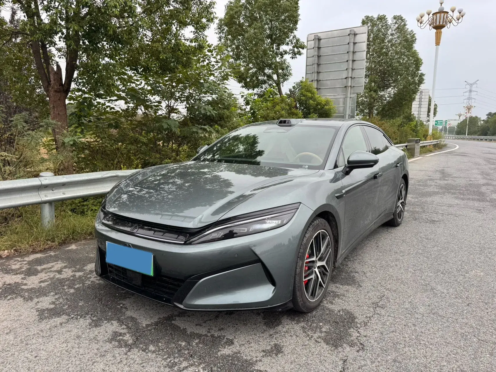 2025 BYD HANL view 1