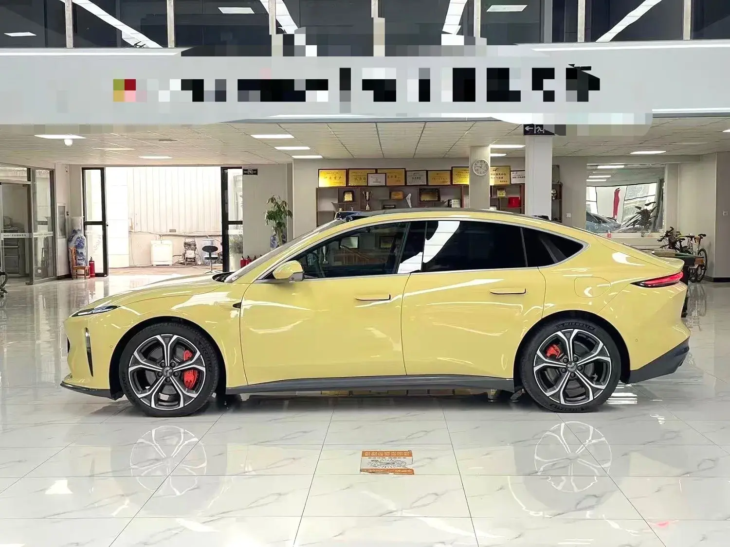 2024 NIO ET5 thumbnail 2