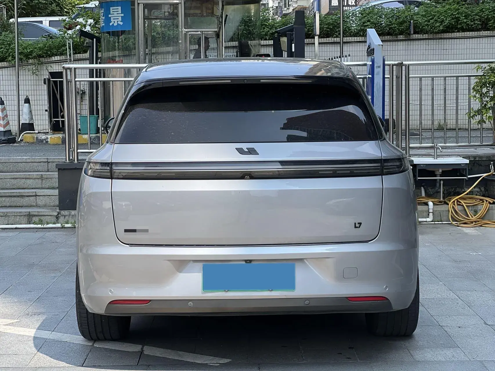 2023 LI L7 thumbnail 4