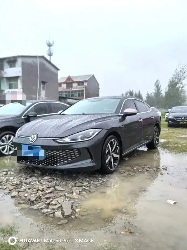 2023 VOLKSWAGEN LAMANDO view 1