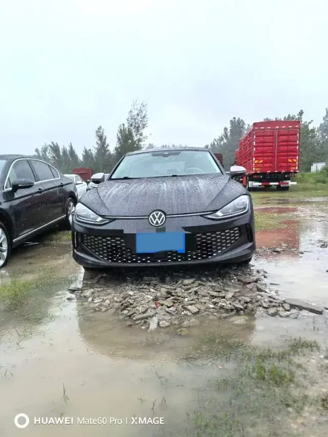 2023 VOLKSWAGEN LAMANDO thumbnail 3