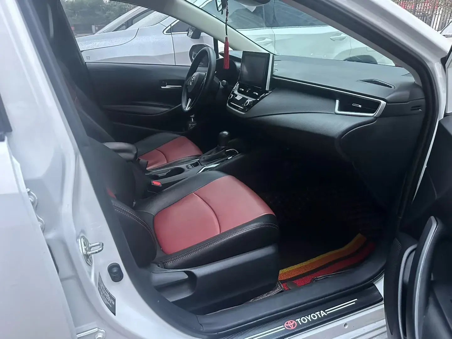 2019 TOYOTA COROLLA thumbnail 4