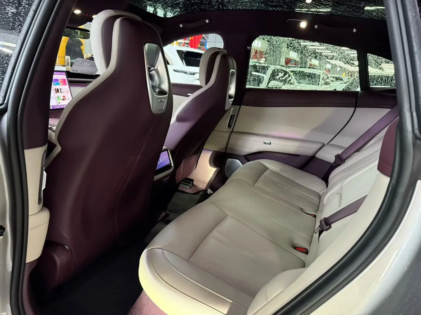 2025 MI YU7 thumbnail 4