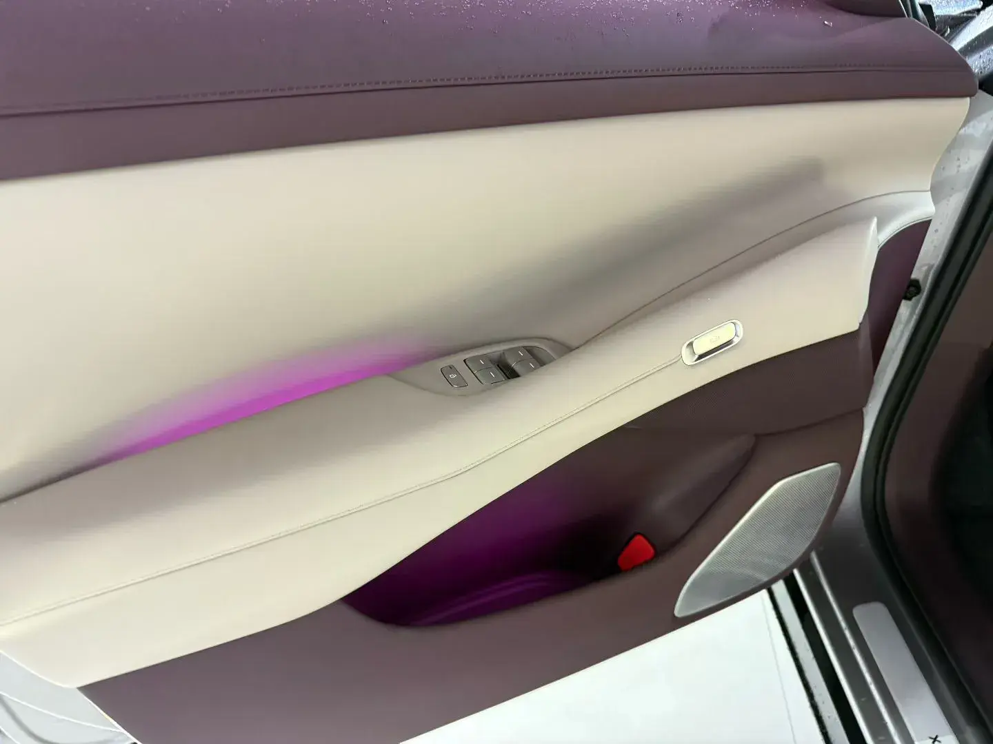 2025 MI YU7 thumbnail 3