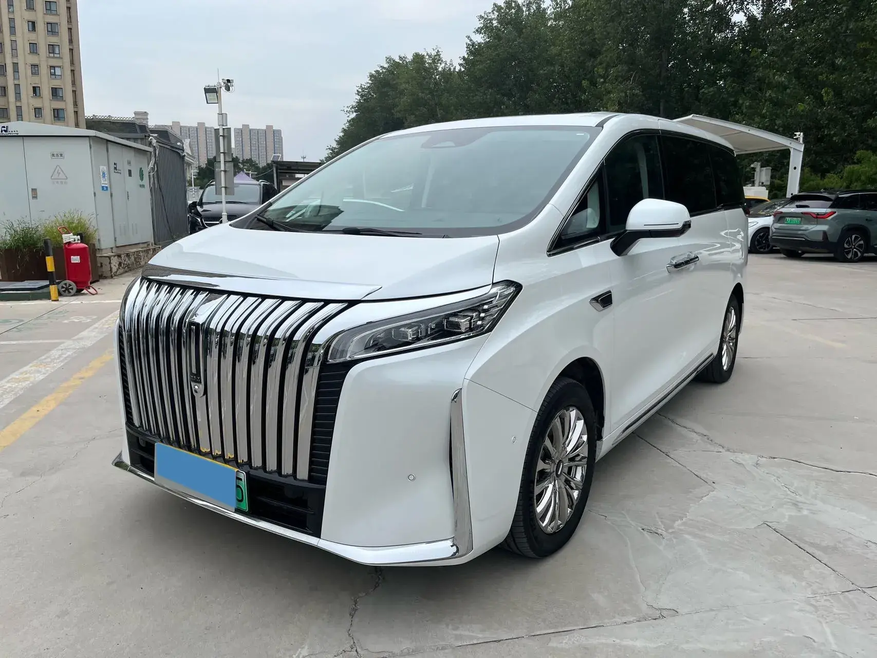 2024 HONGQI HQ9 view 1