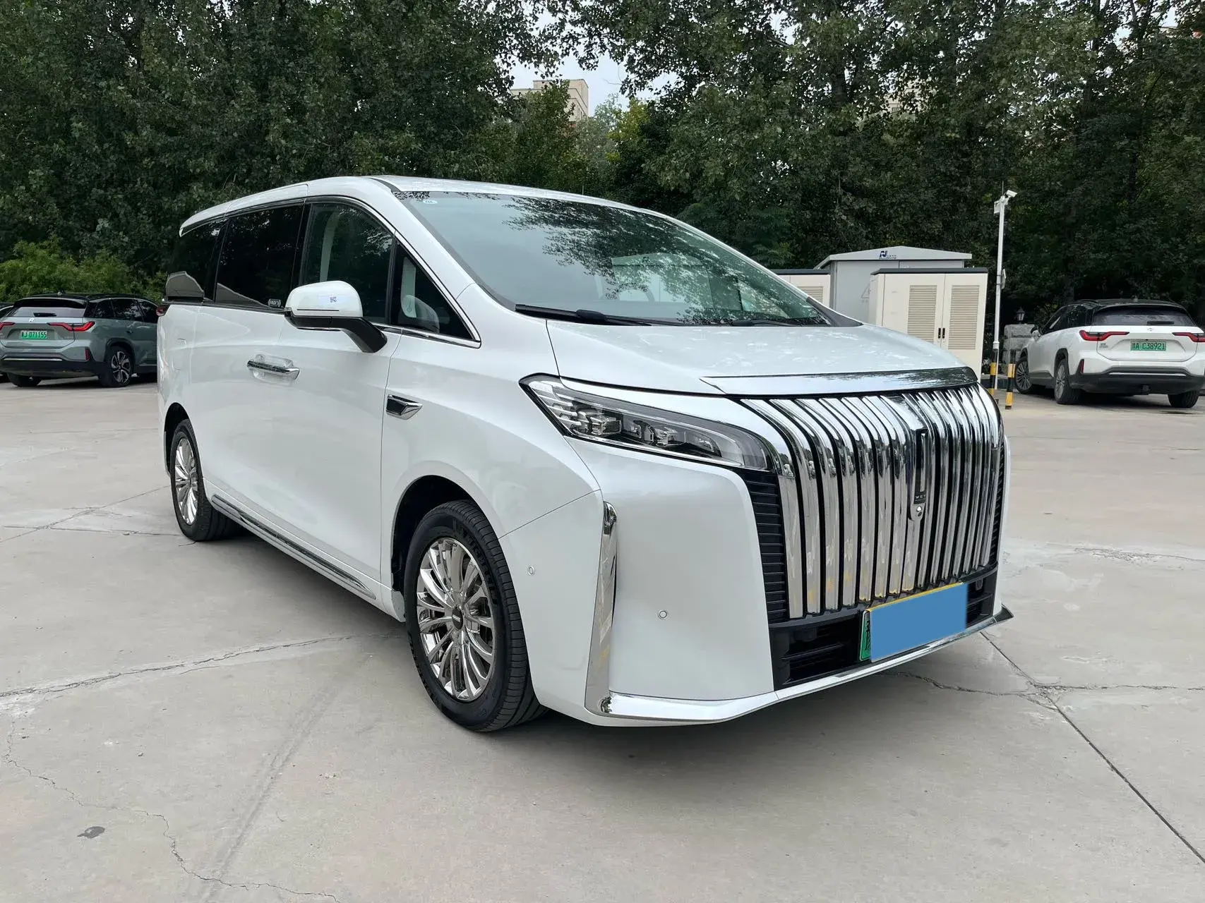 2024 HONGQI HQ9 thumbnail 3