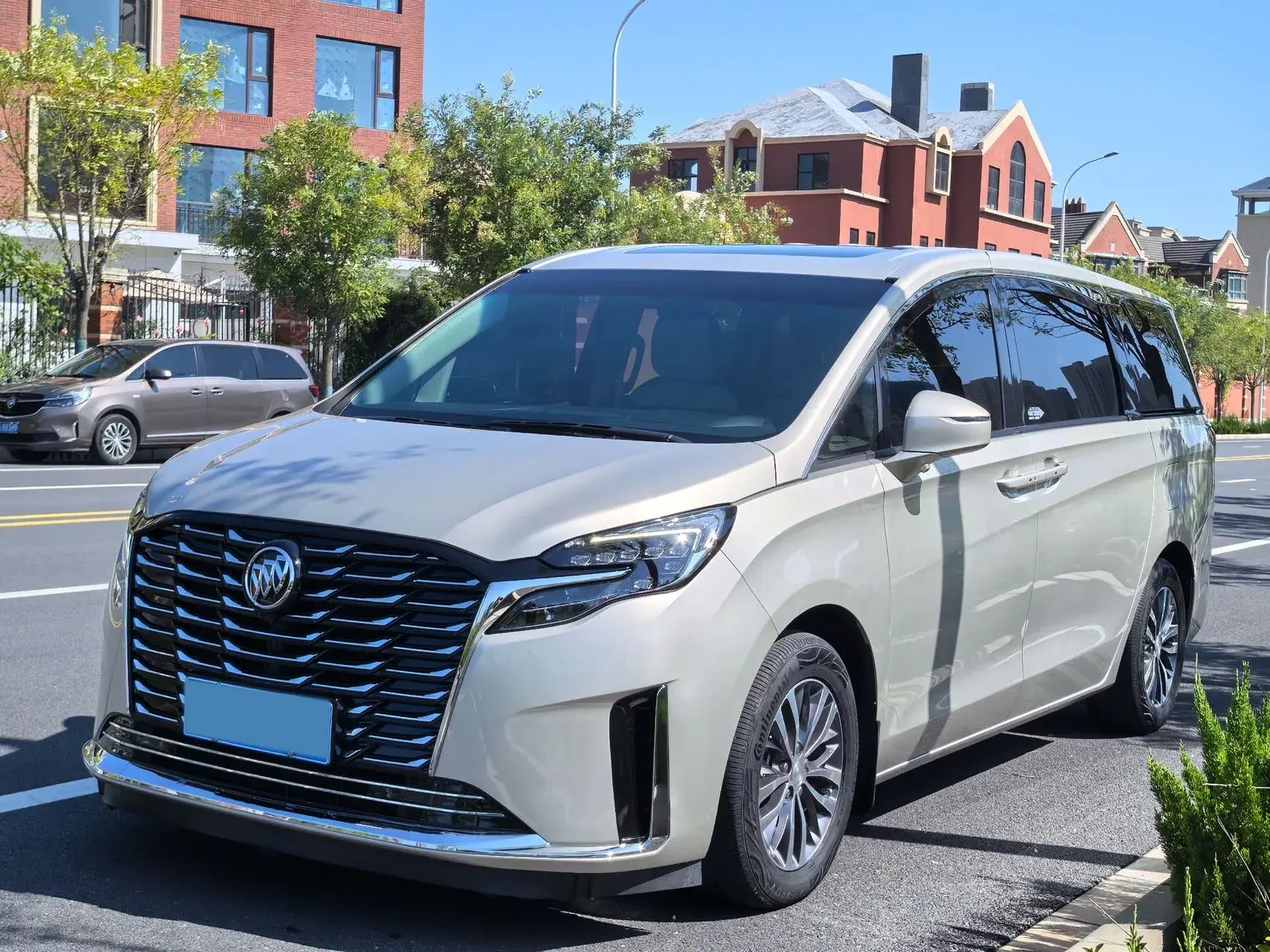 2022 BUICK GL8 view 1