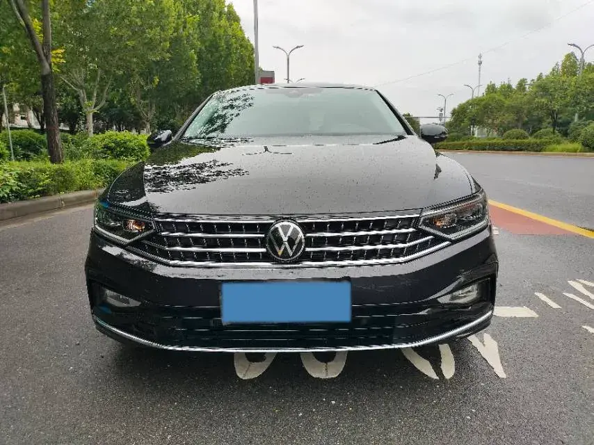 2024 VOLKSWAGEN MAGOTAN thumbnail 2