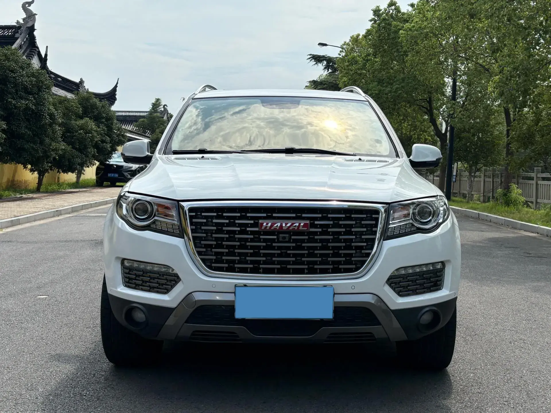 2017 HAVAL H8 thumbnail 3