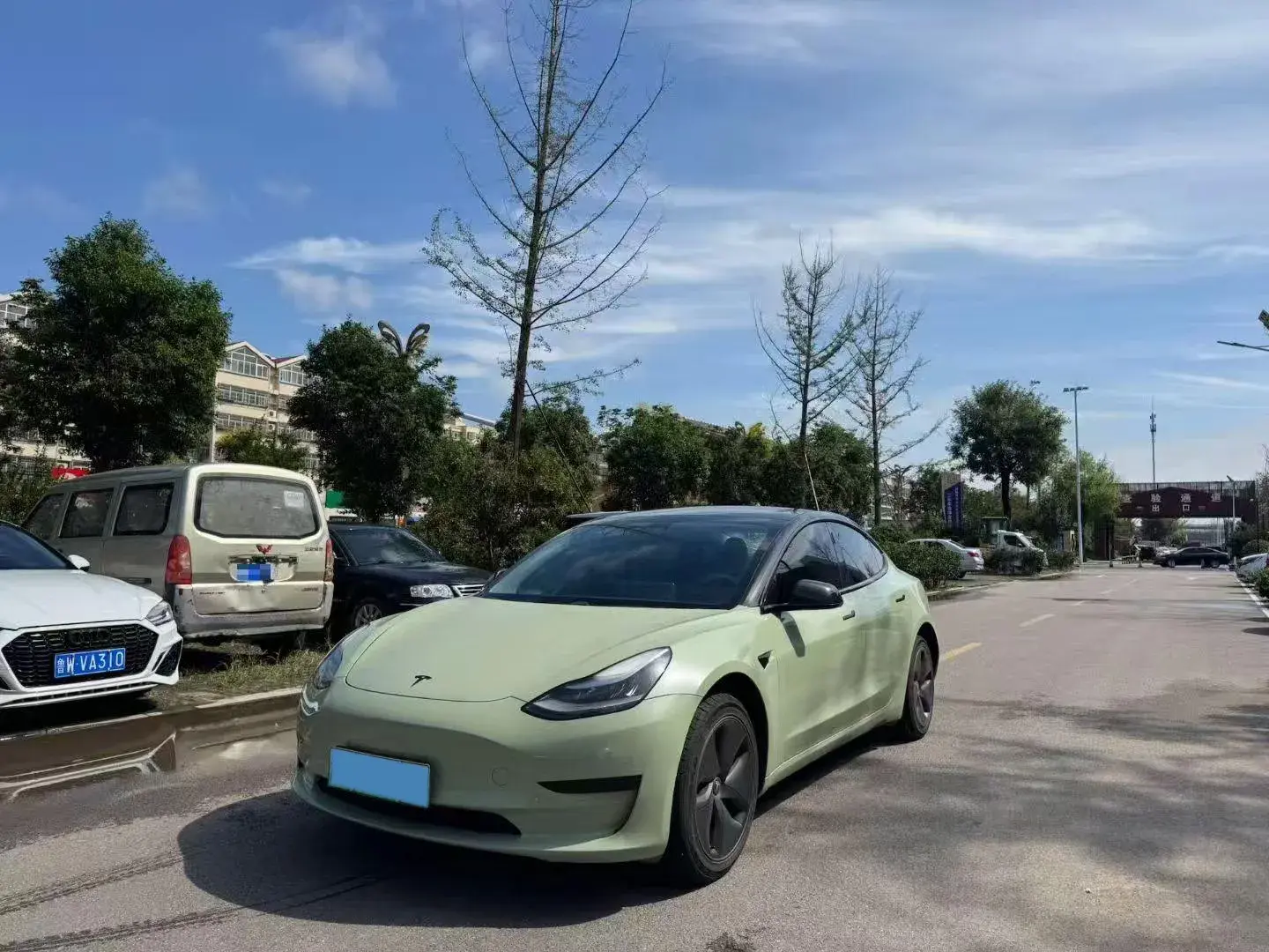 2019 TESLA MODEL view 1