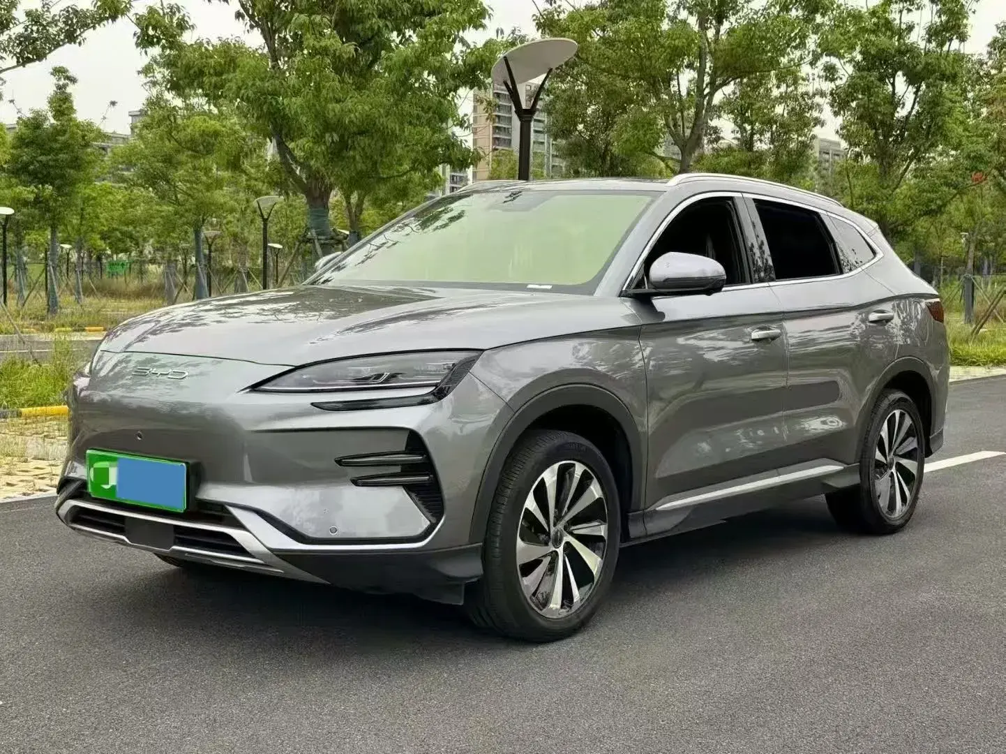 2024 BYD SONG view 1