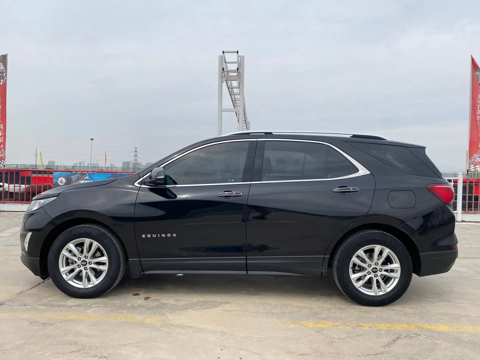 2019 CHEVROLET EQUINOX thumbnail 4