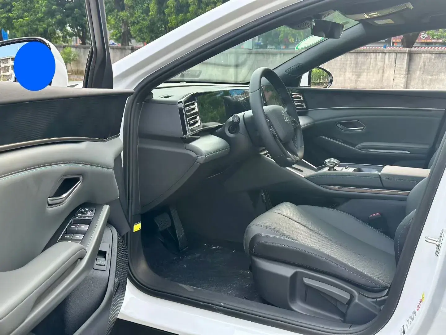 2024 BYD QINL thumbnail 4