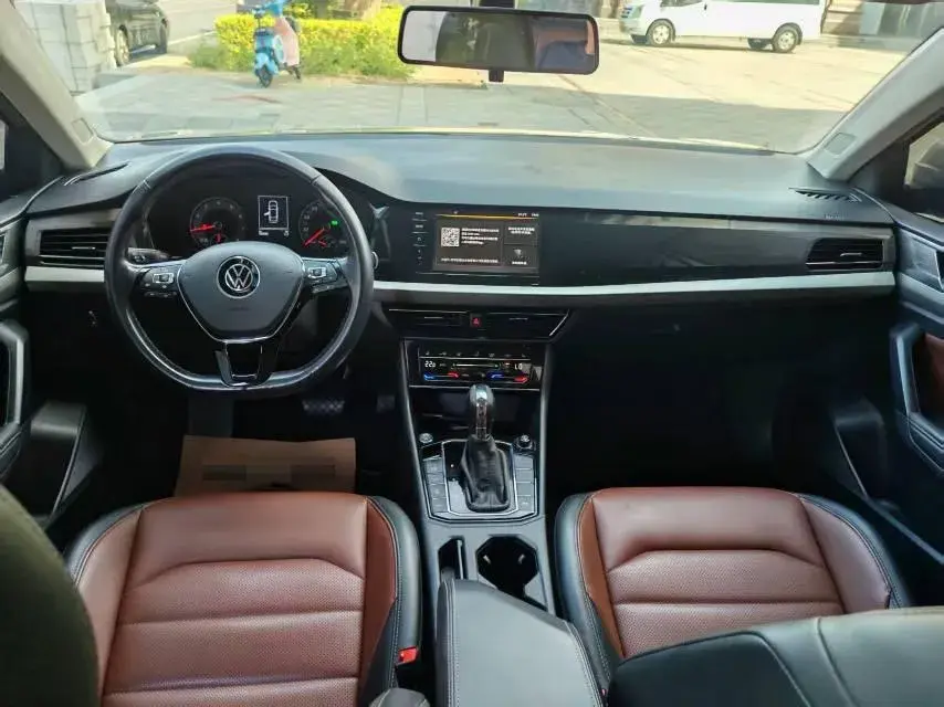 2019 VOLKSWAGEN LAVIDA thumbnail 4