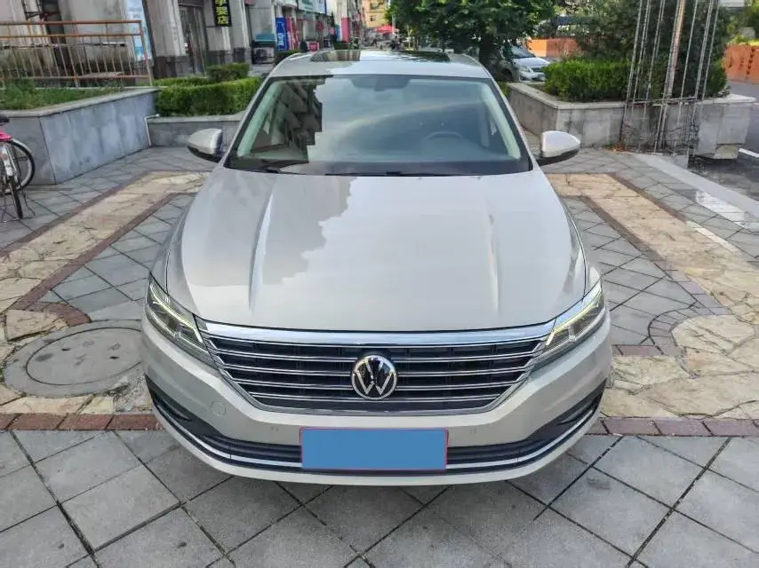 2019 VOLKSWAGEN LAVIDA thumbnail 2