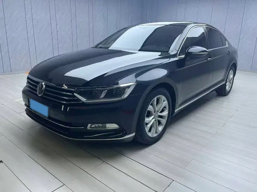 2019 VOLKSWAGEN MAGOTAN view 1