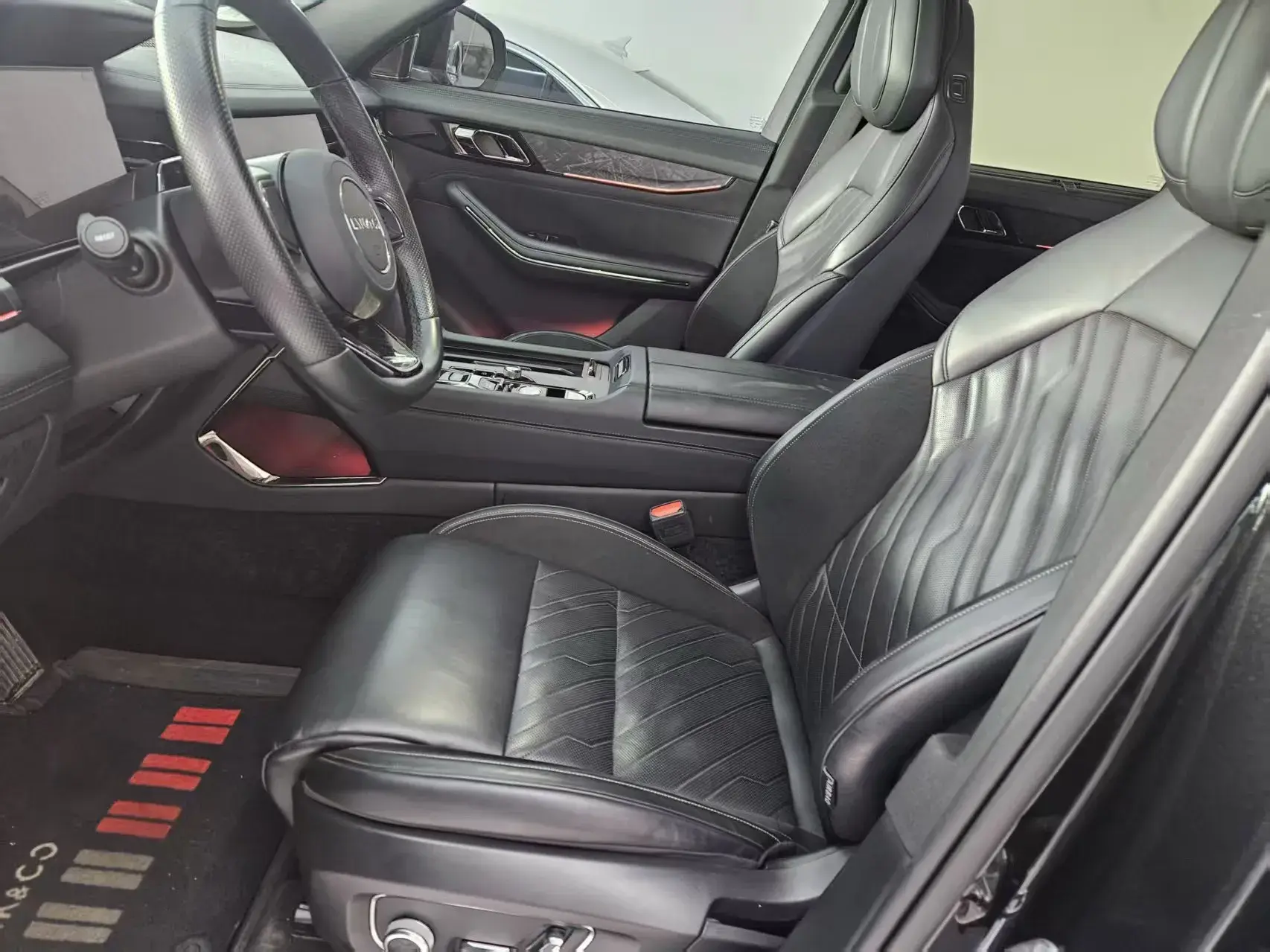 2021 LYNK&CO 09 thumbnail 2