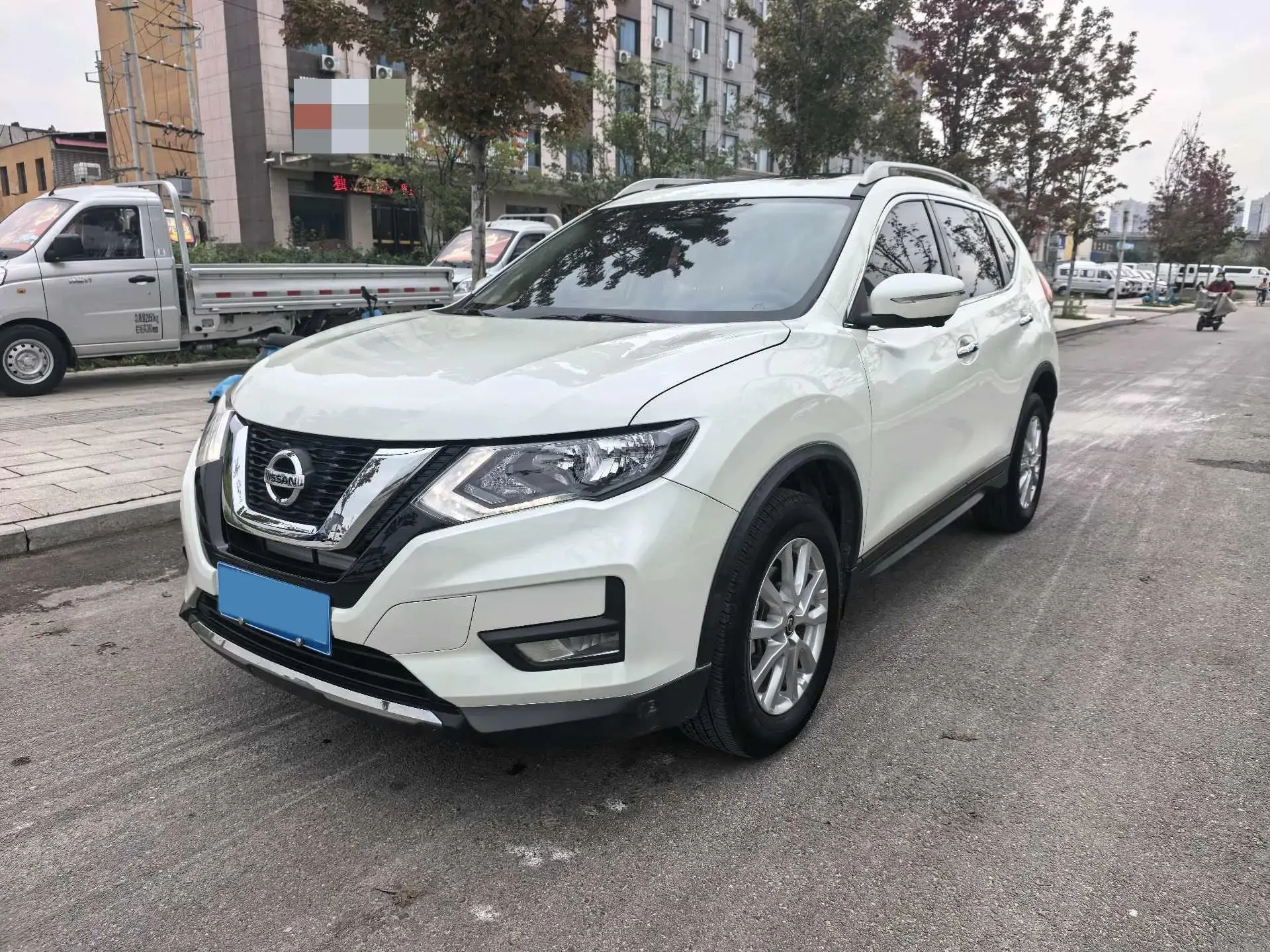 2020 NISSAN X-TRAIL view 1