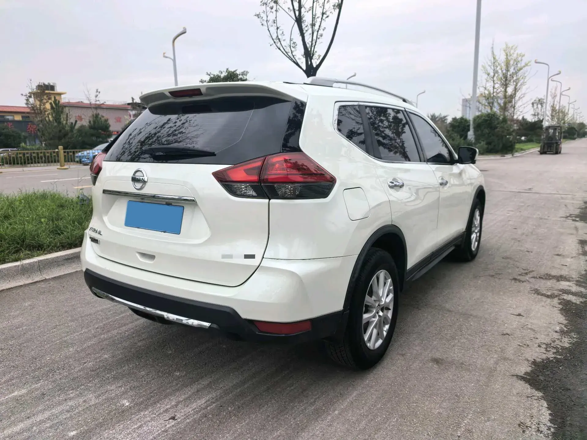 2020 NISSAN X-TRAIL thumbnail 4