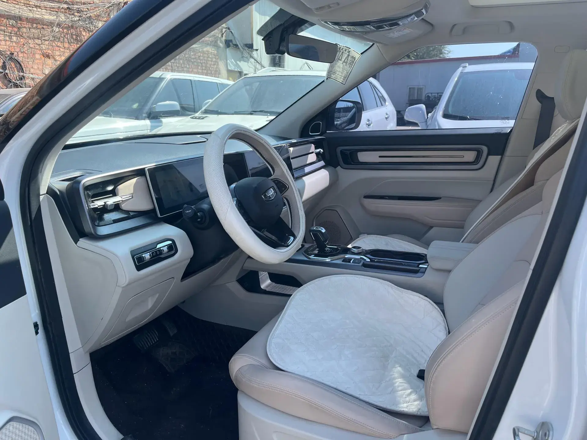 2023 GEELY ICON thumbnail 4