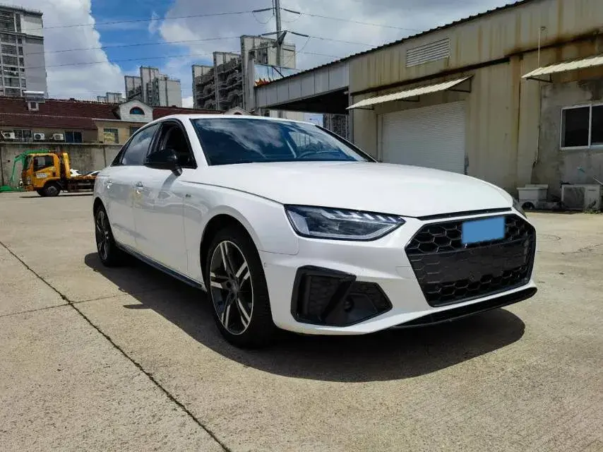 2020 AUDI A4L thumbnail 2