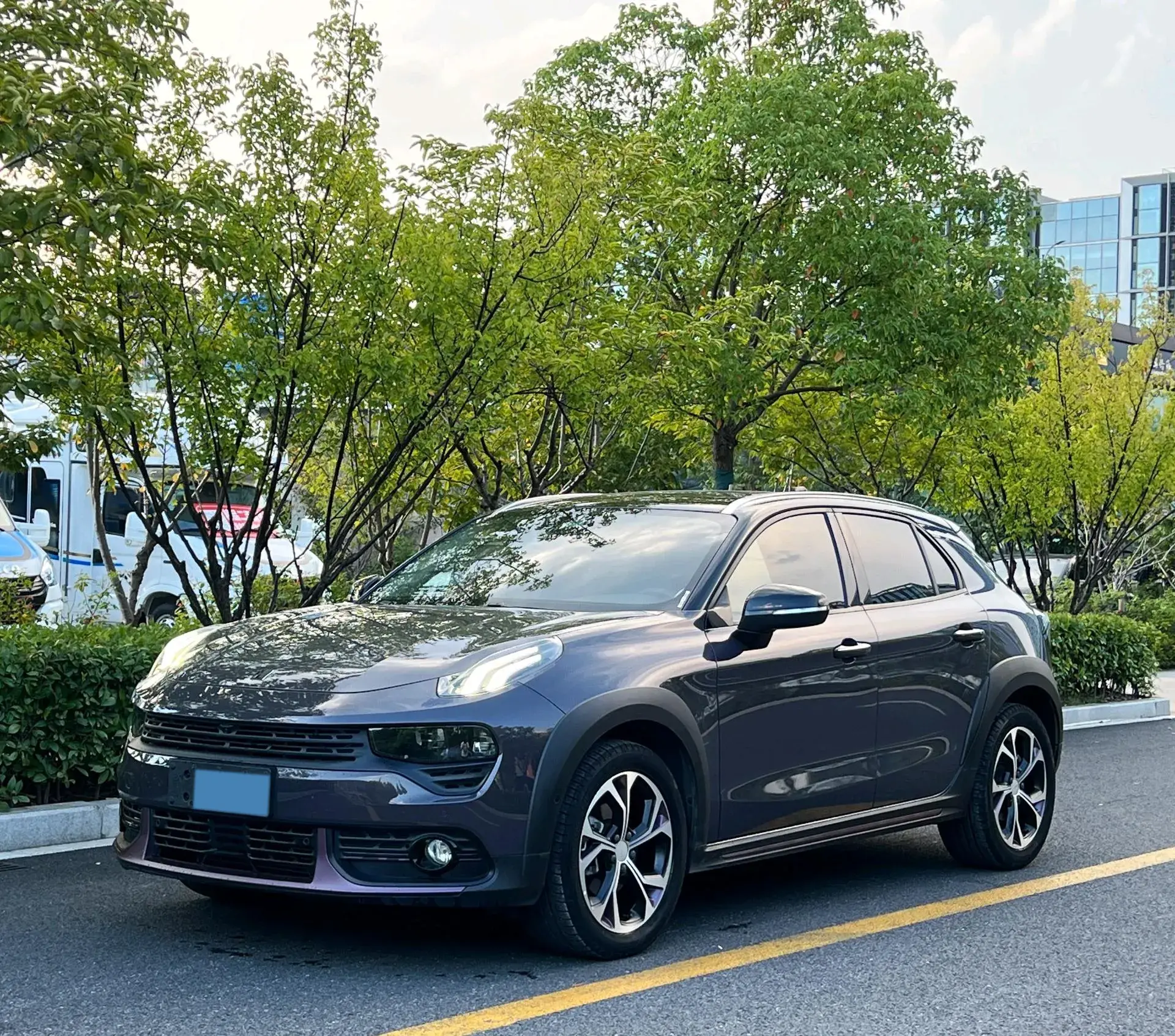 2020 LYNK&CO 02 view 1