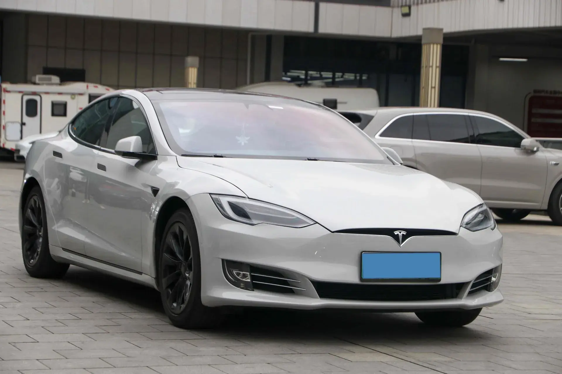 2017 TESLA MODEL thumbnail 3