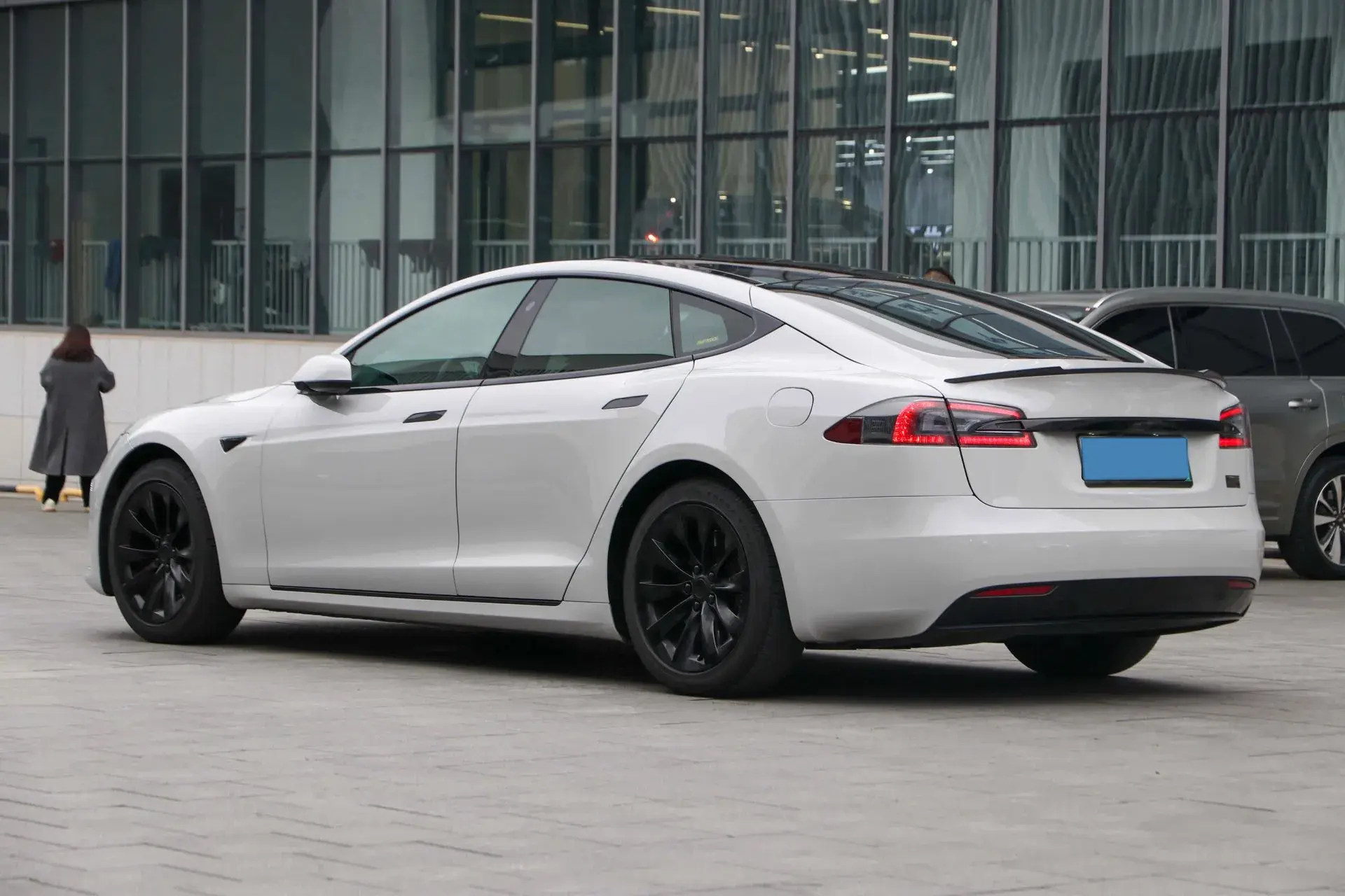 2017 TESLA MODEL thumbnail 4