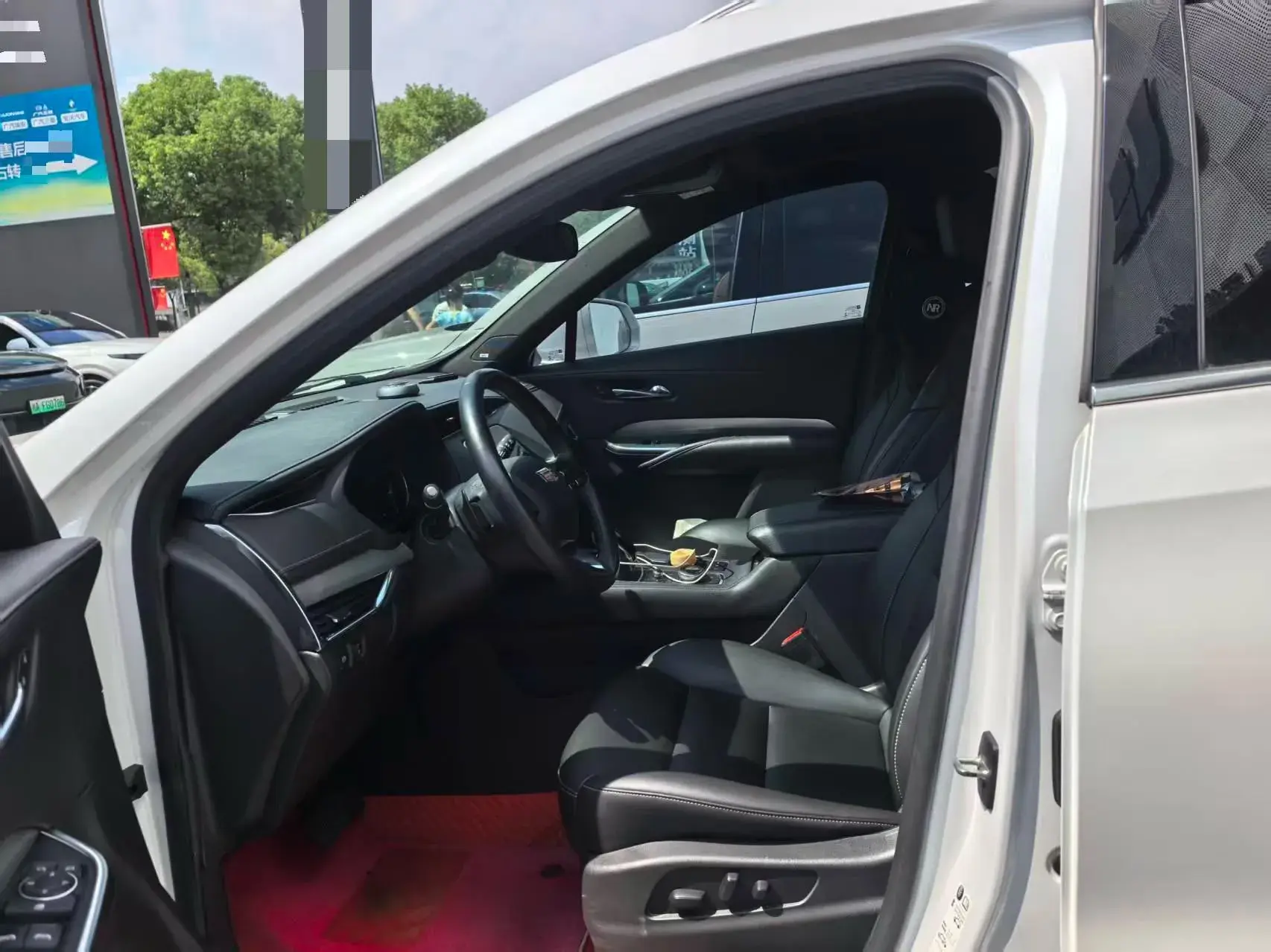 2021 CADILLAC XT4 thumbnail 4