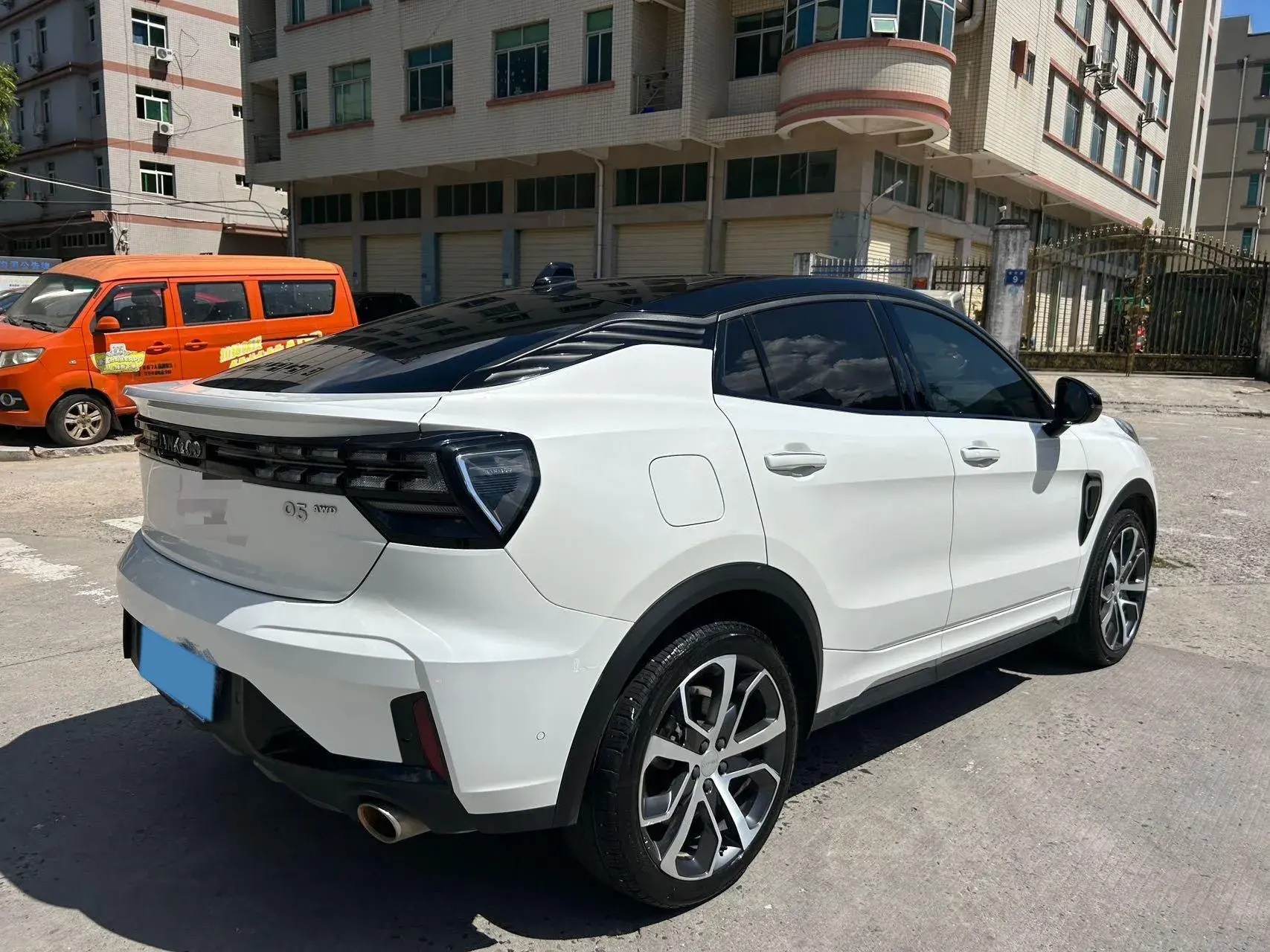 2022 LYNK&CO 05 thumbnail 4