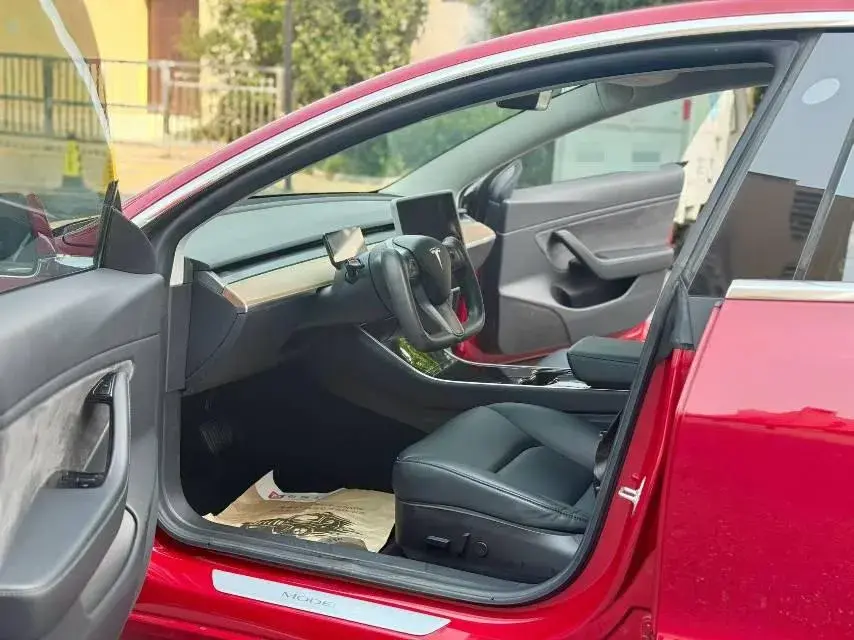 2019 TESLA MODEL thumbnail 4