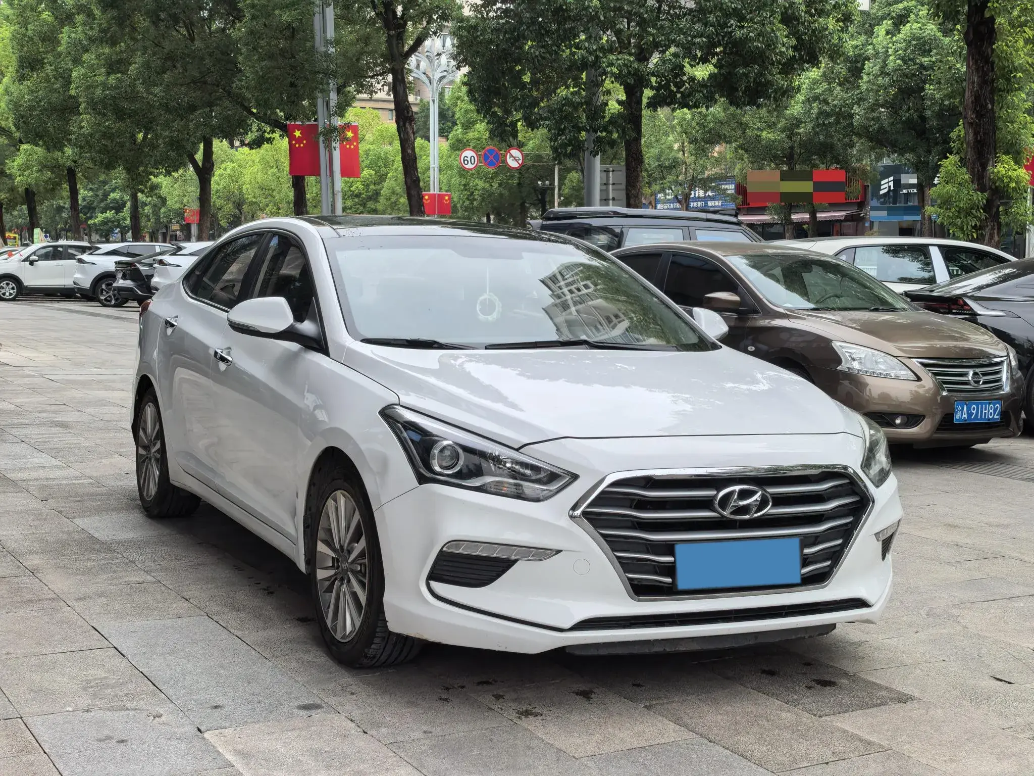 2017 HYUNDAI MISTRA thumbnail 3
