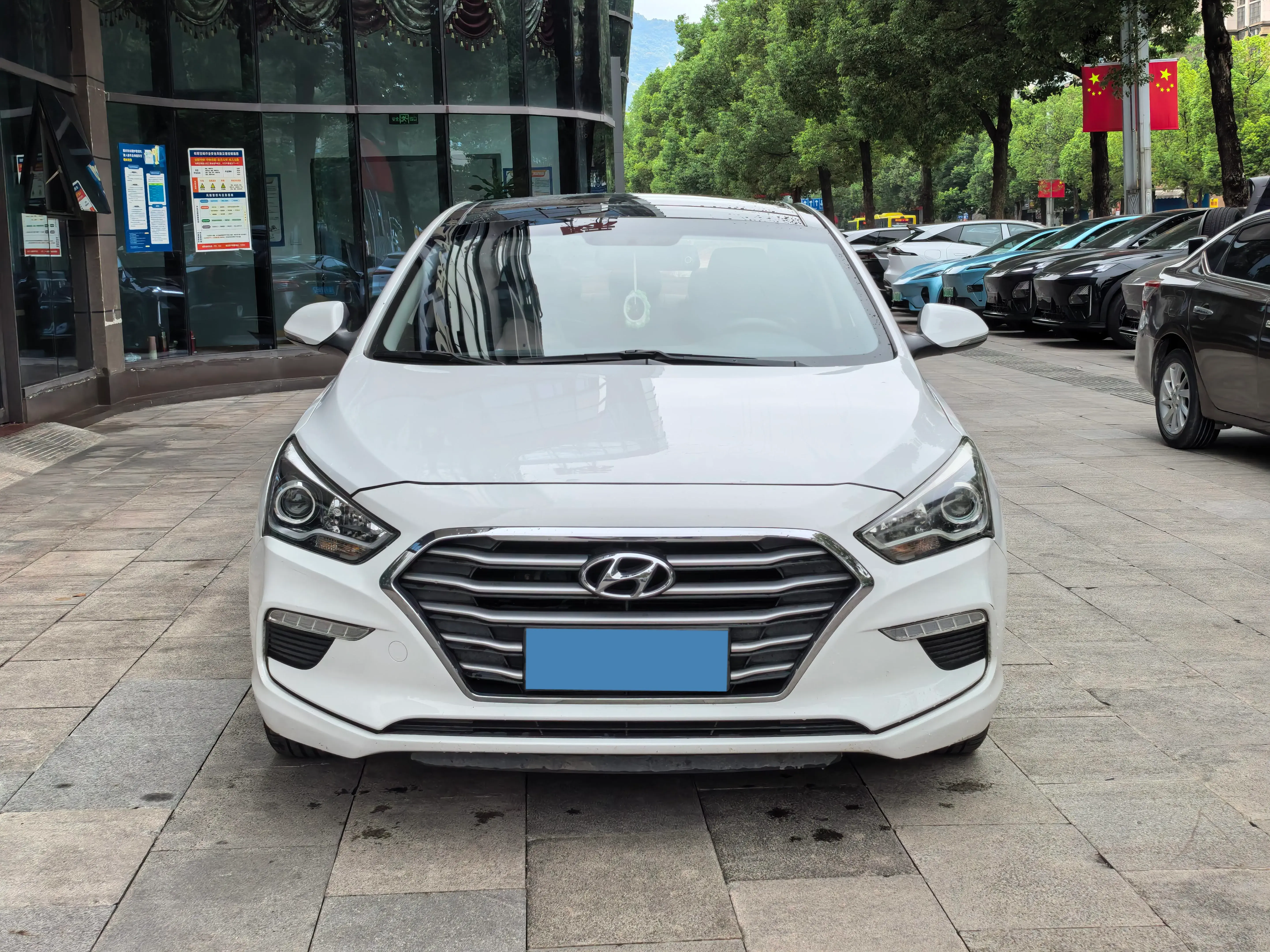 2017 HYUNDAI MISTRA thumbnail 2