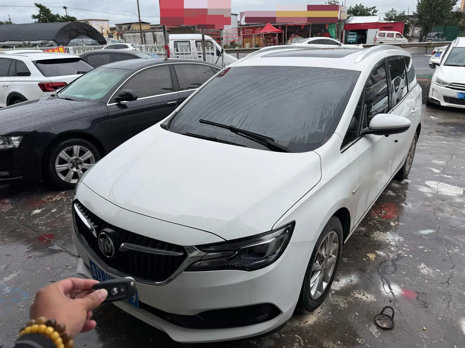 2021 BUICK GL6 view 1