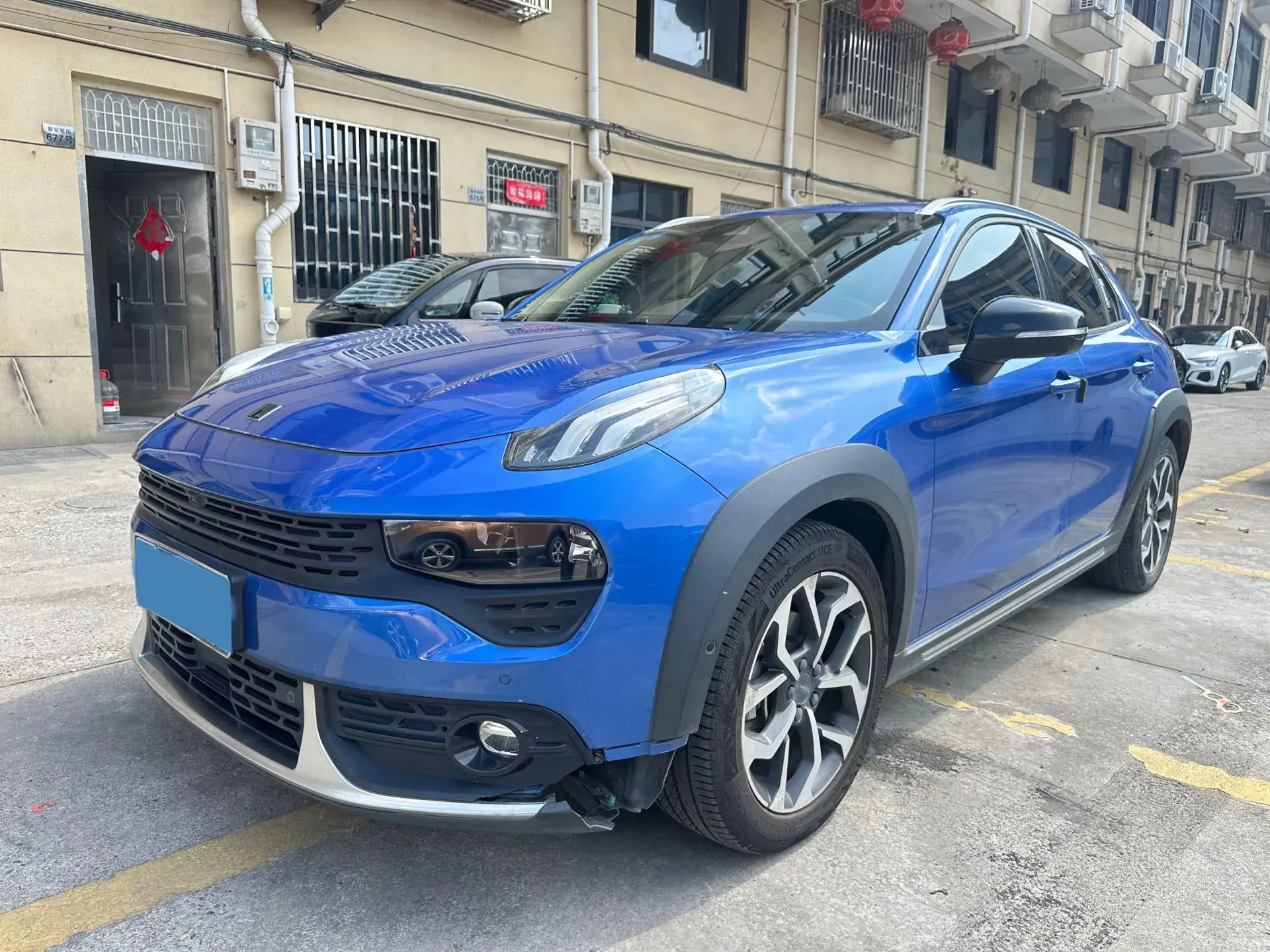 2019 LYNK&CO 02 view 1