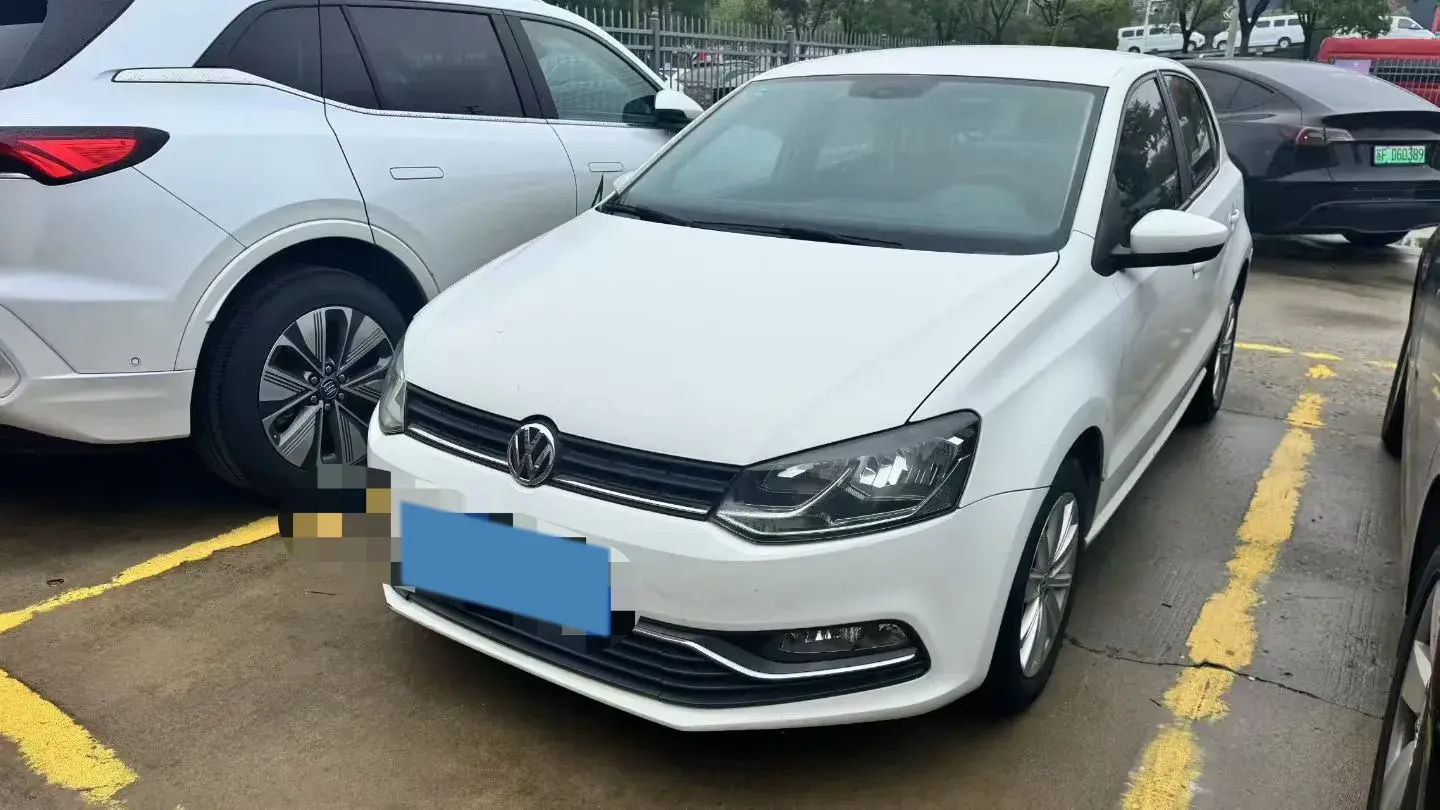 2016 VOLKSWAGEN POLO view 1