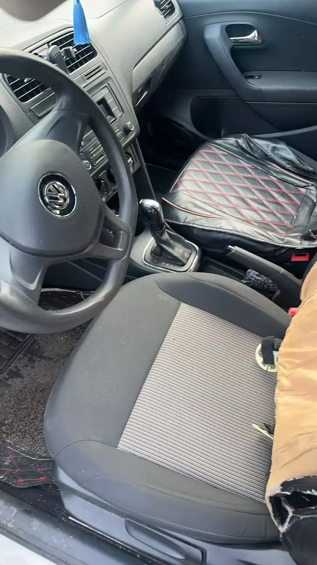 2016 VOLKSWAGEN POLO thumbnail 3