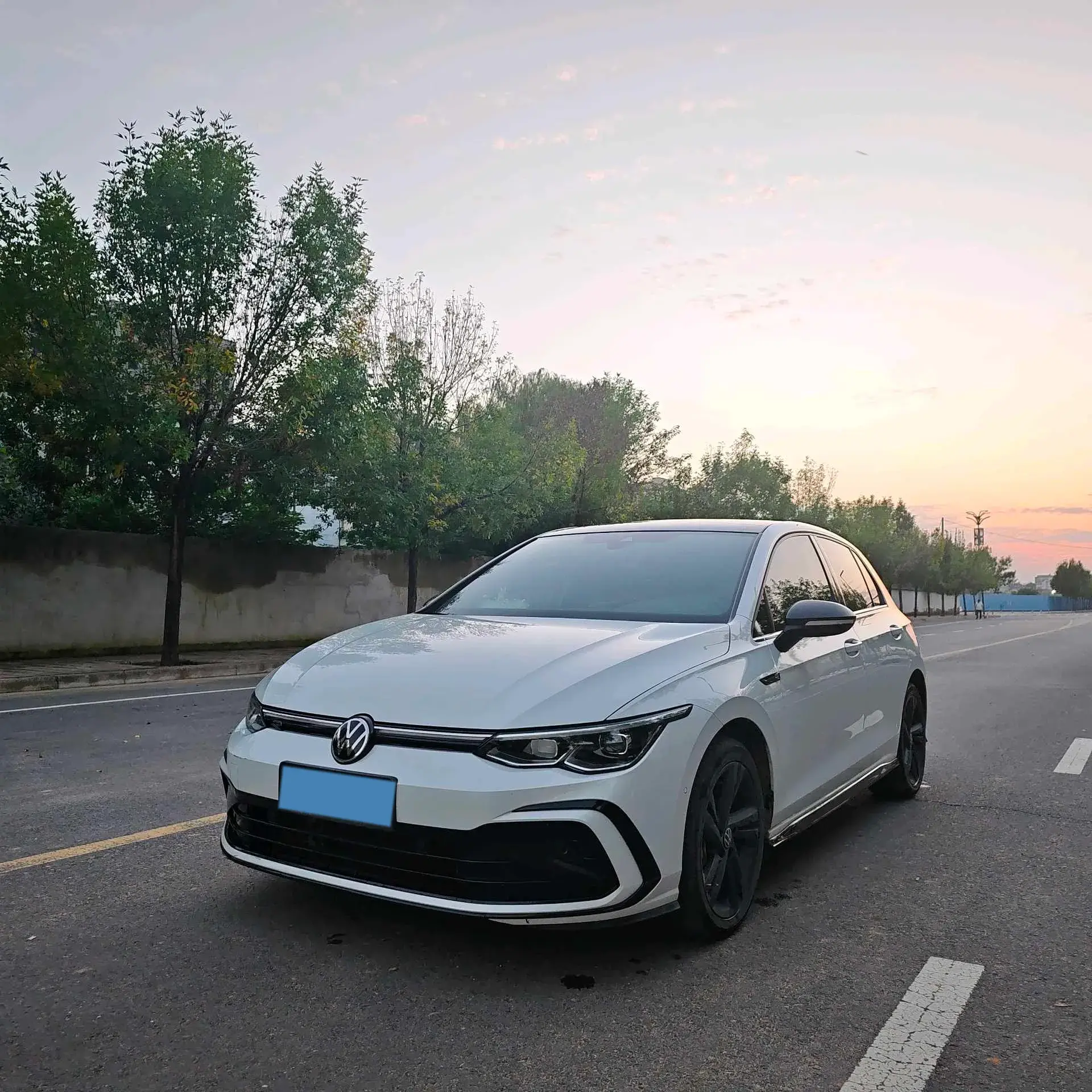 2021 VOLKSWAGEN GOLF view 1