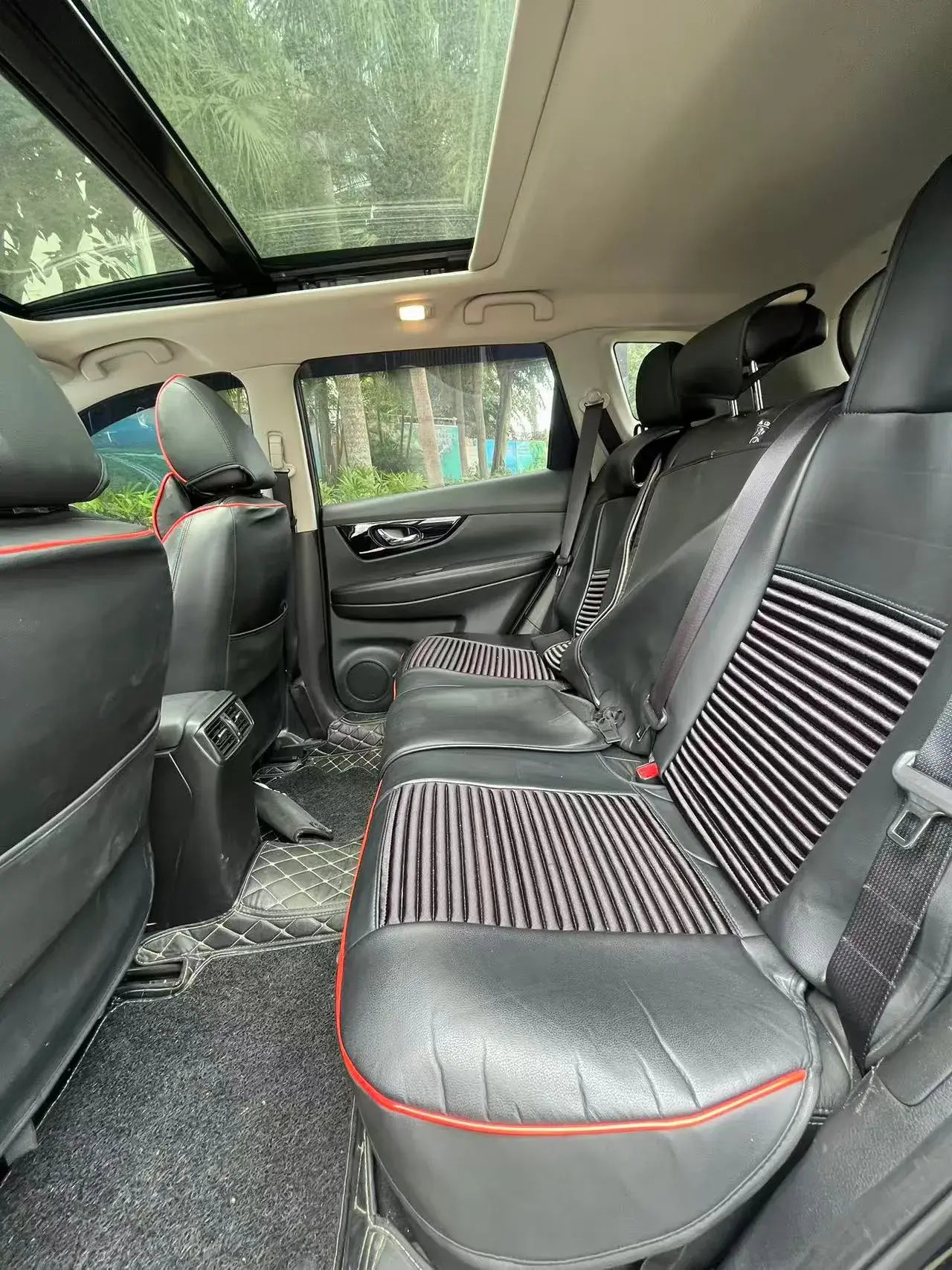 2019 NISSAN X-TRAIL thumbnail 4