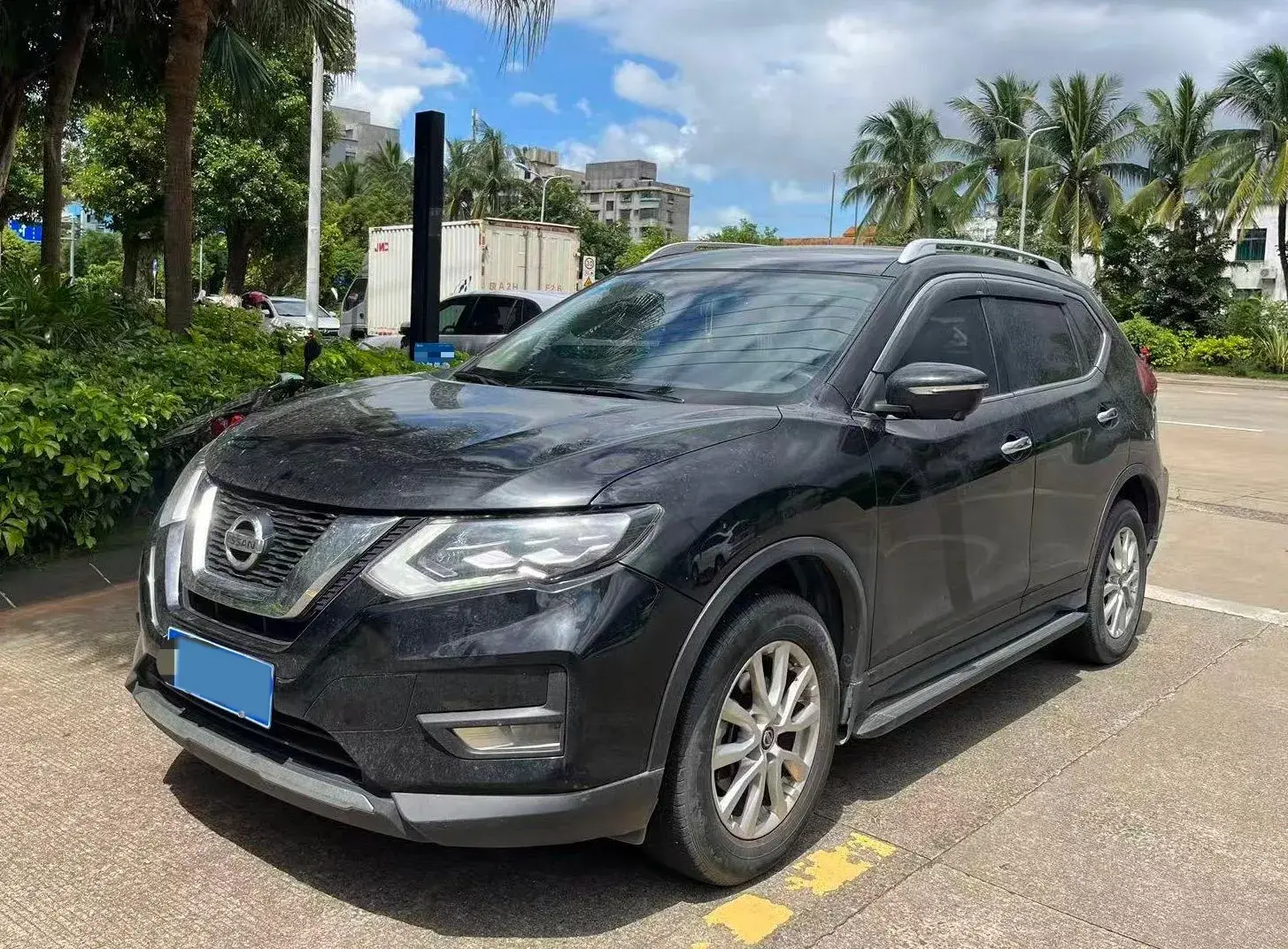 2019 NISSAN X-TRAIL view 1