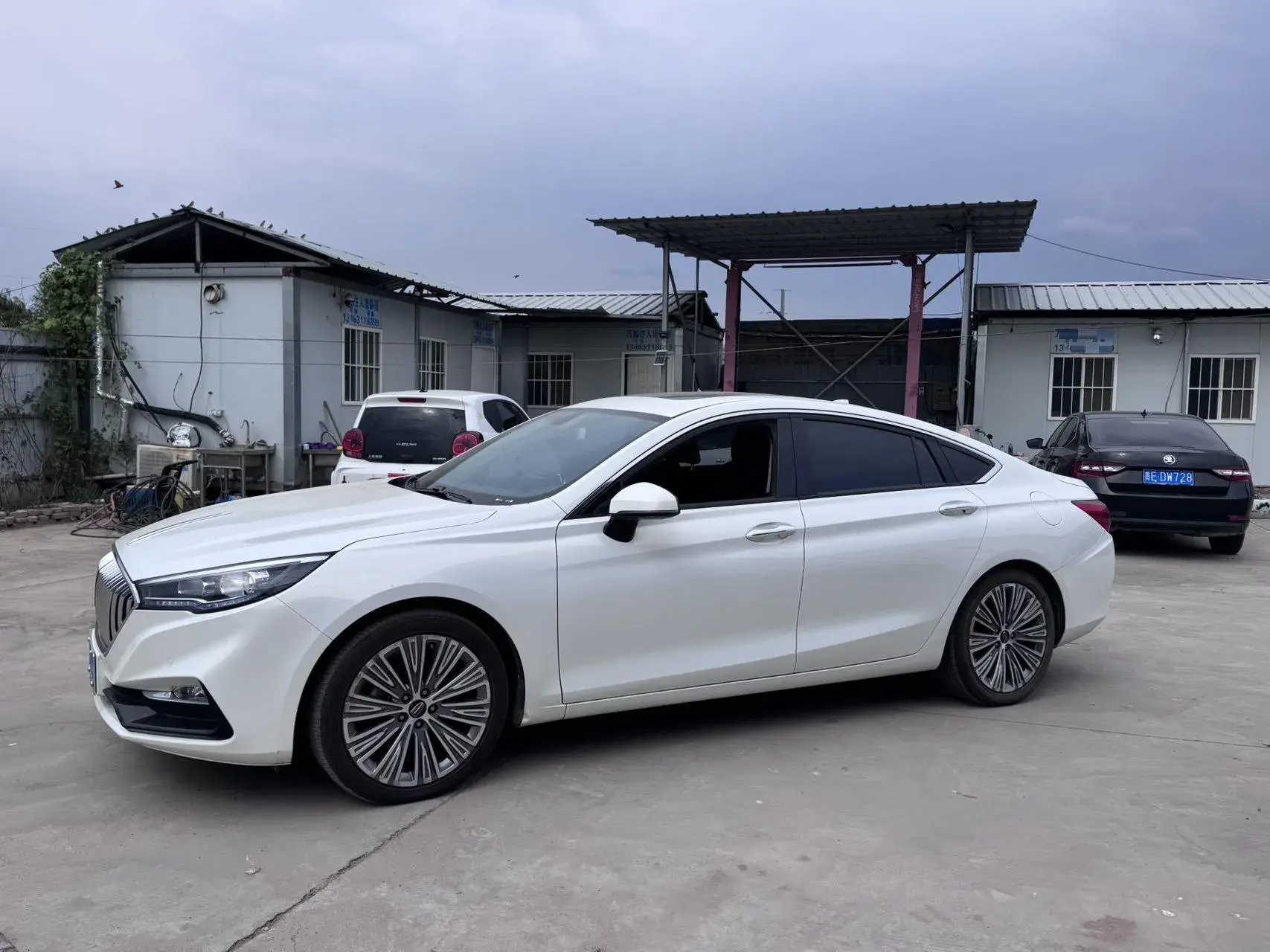 2022 HONGQI H5 thumbnail 2