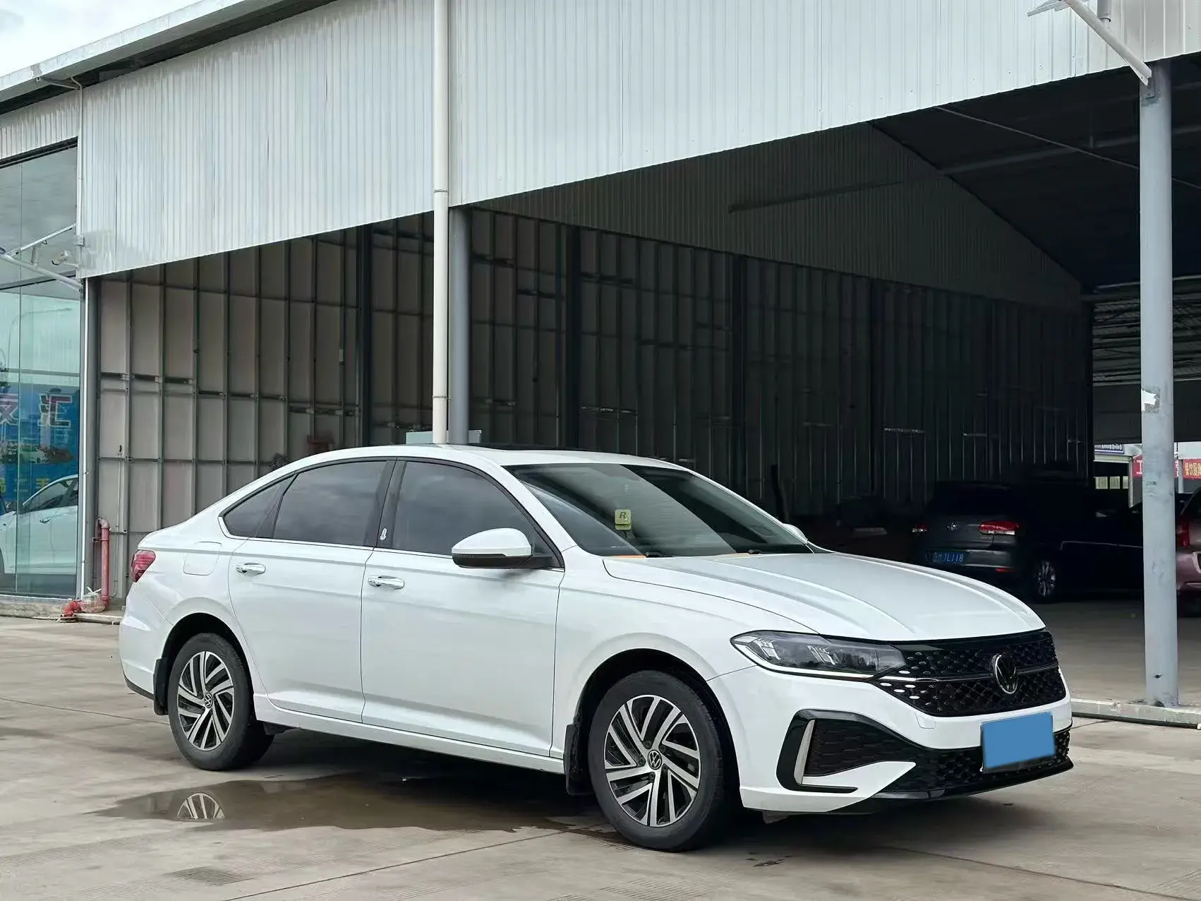 2023 VOLKSWAGEN LAVIDA thumbnail 3