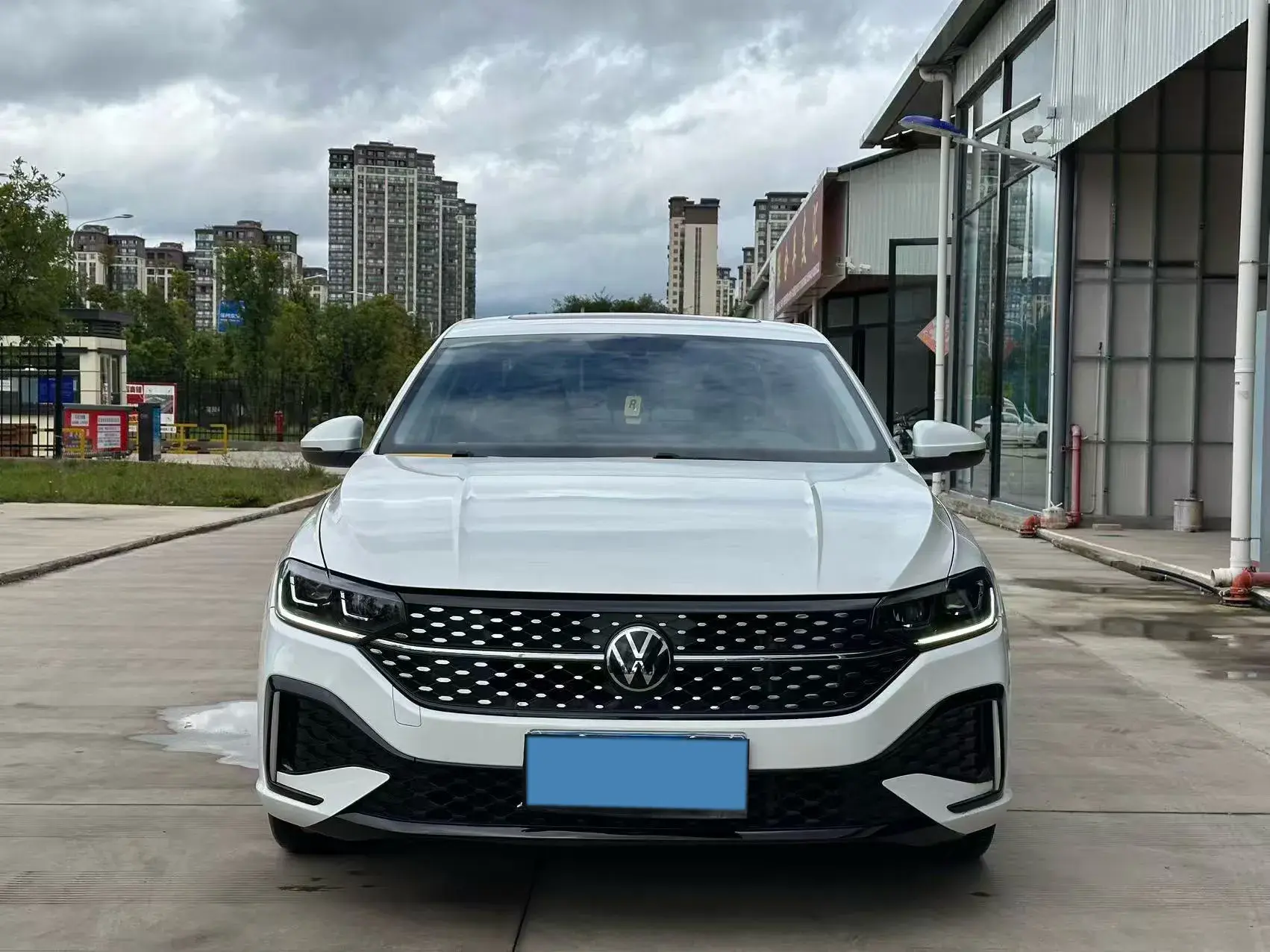 2023 VOLKSWAGEN LAVIDA thumbnail 2