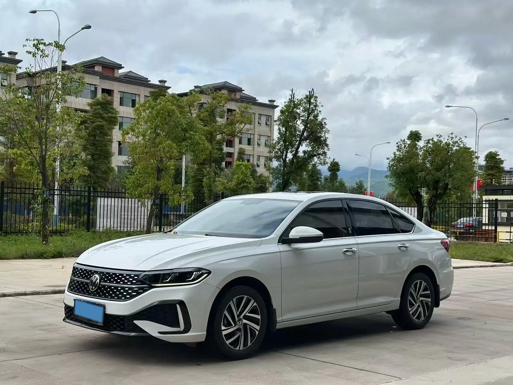 2023 VOLKSWAGEN LAVIDA view 1