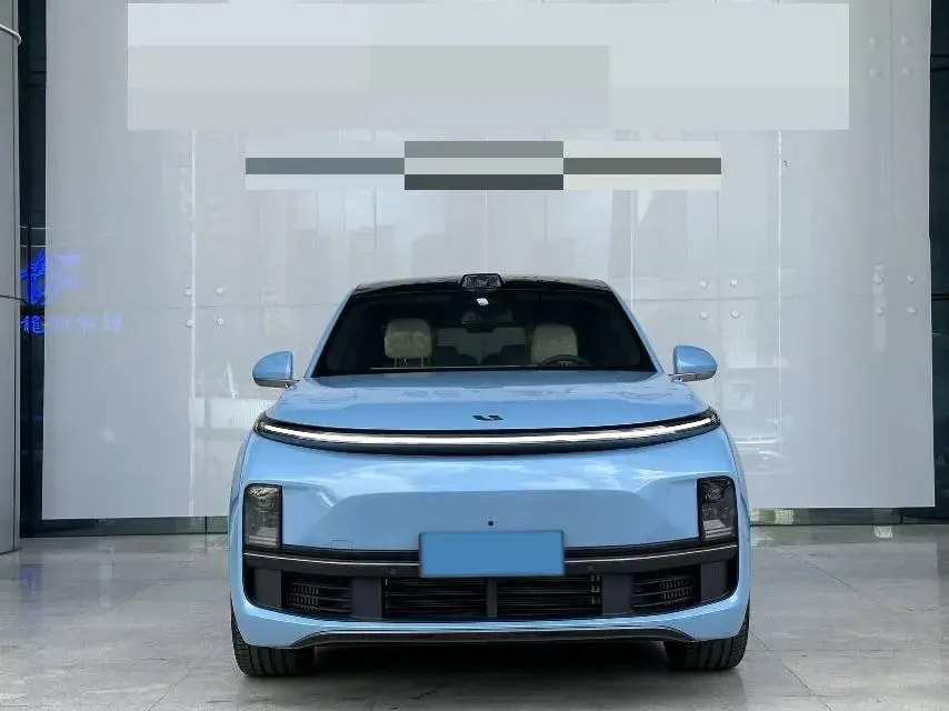 2024 LI L8 thumbnail 2