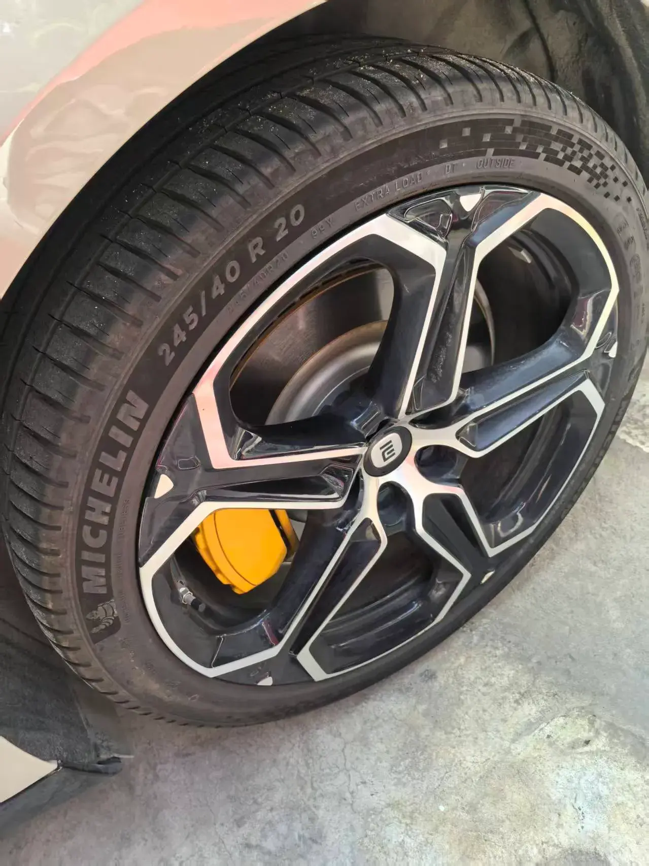 2024 MI SU7 thumbnail 4