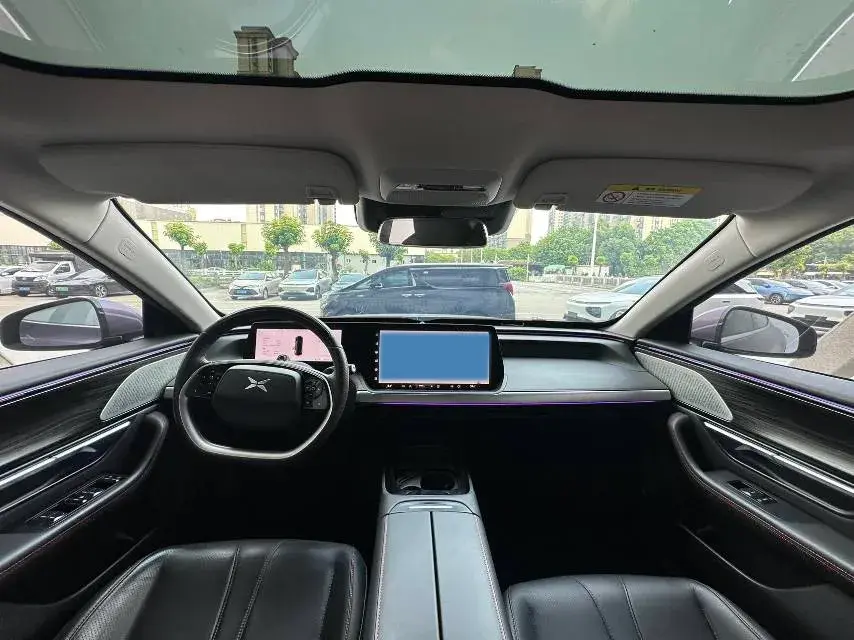 2022 XPENG P7 thumbnail 4