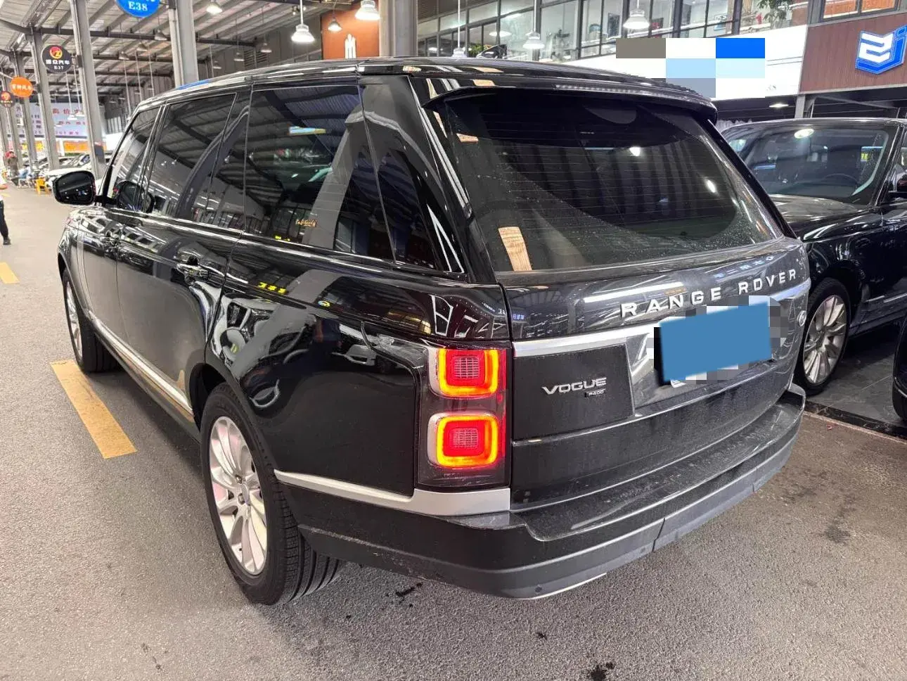 2021 LAND ROVER thumbnail 3