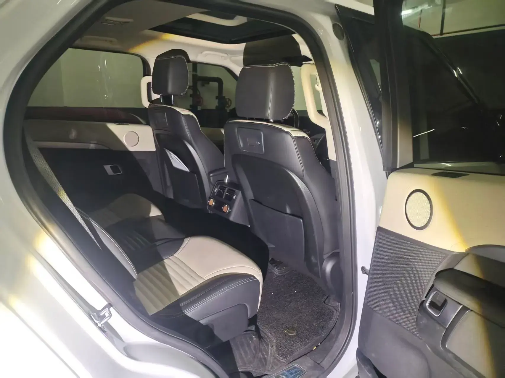 2021 LAND ROVER thumbnail 3